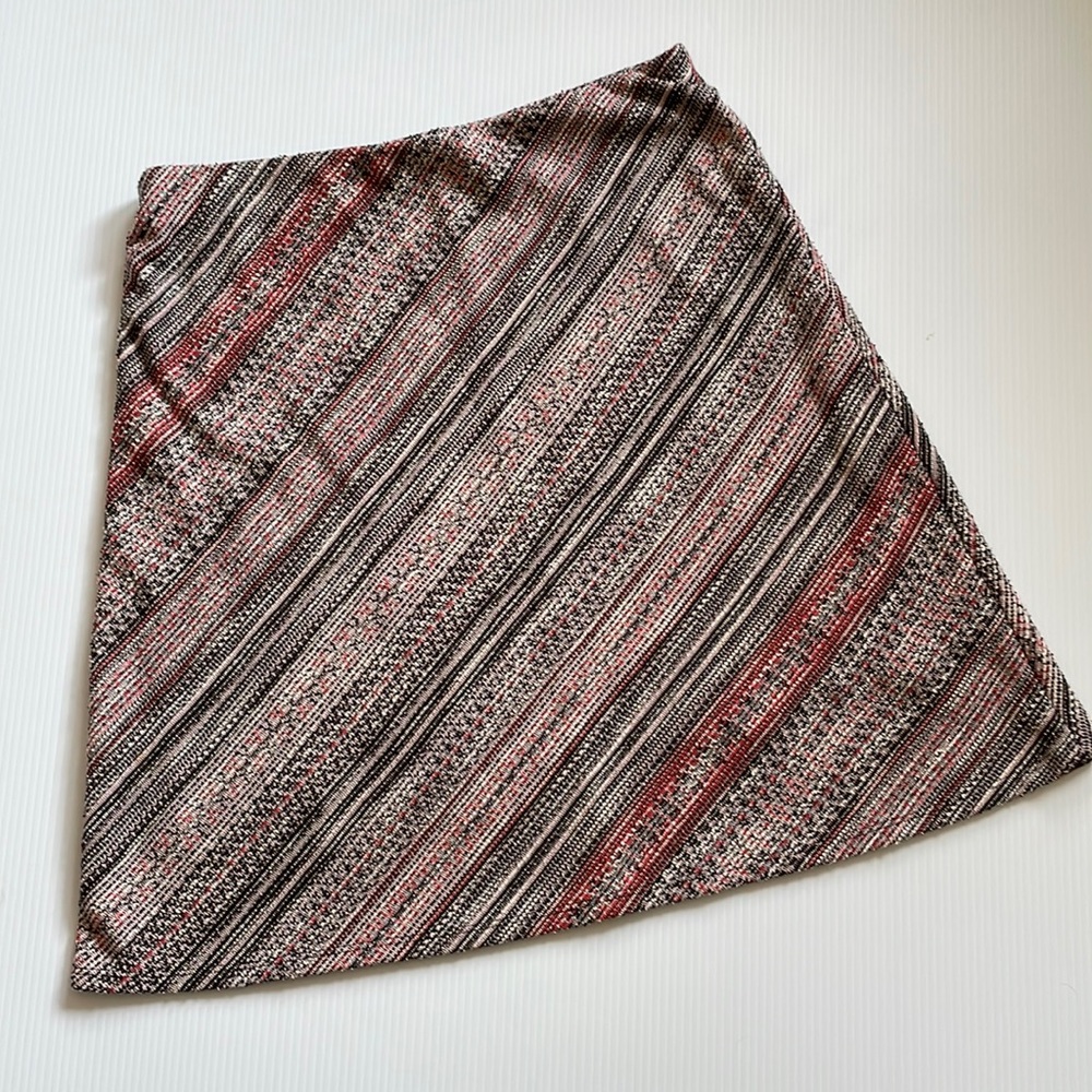 Margaret M black, rust & tan A-line textured skirt. Women’s size Medium